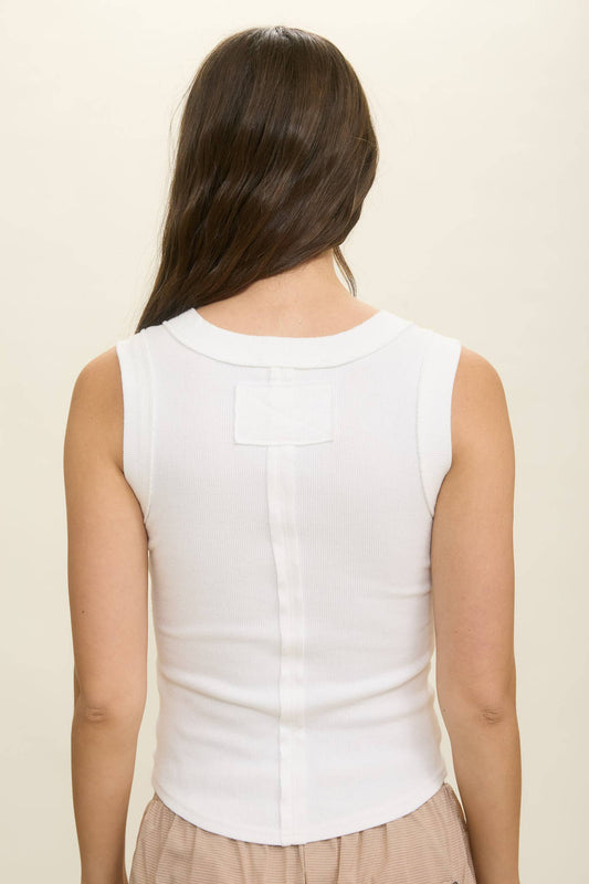 WASHED HENLEY SLEEVELESS EXPOSED SEAM KNIT TOP