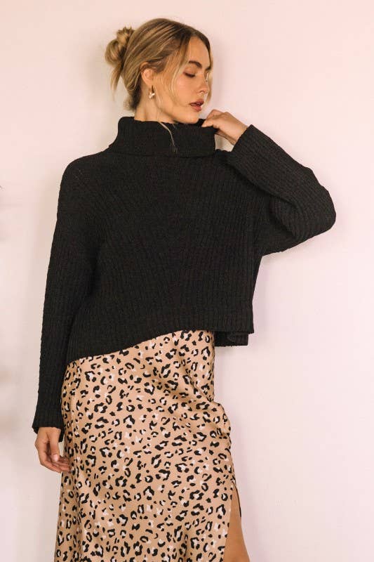 RIBBED TURTLENECK SWEATER