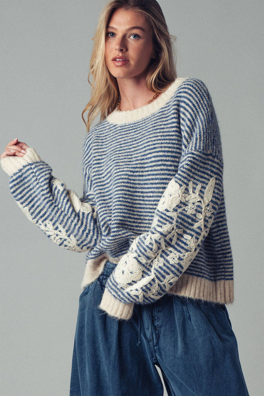 FLORAL EMBROIDERED KNIT SWEATER
