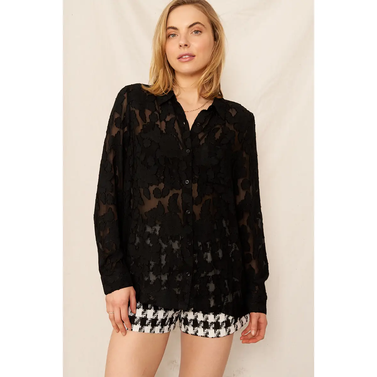BLACK BUTTON DOWN BLOUSE