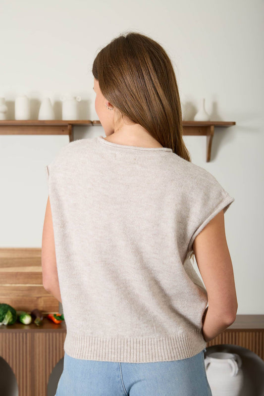 SLEEVELESS KNIT SWEATER
