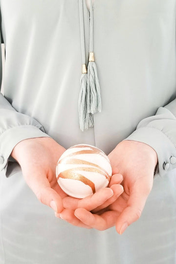 SUNTANS & COCONUTS BATH BOMB