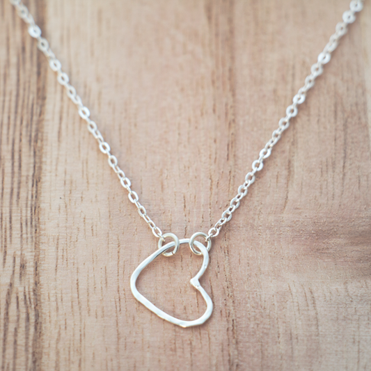 AMORE NECKLACE