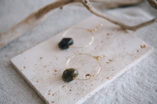 GEMSTONE ROCK HOOP EARRING