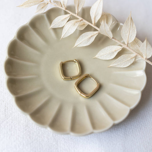 PETITE SQUARE HOOPS