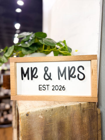 MR & MRS WOOD SIGN