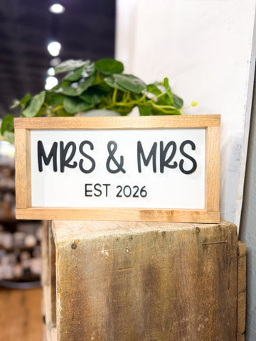 MRS & MRS WOOD SIGN