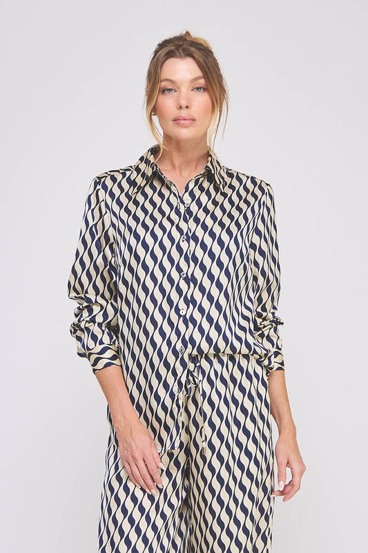 WAVY PRINT BUTTON UP SHIRT