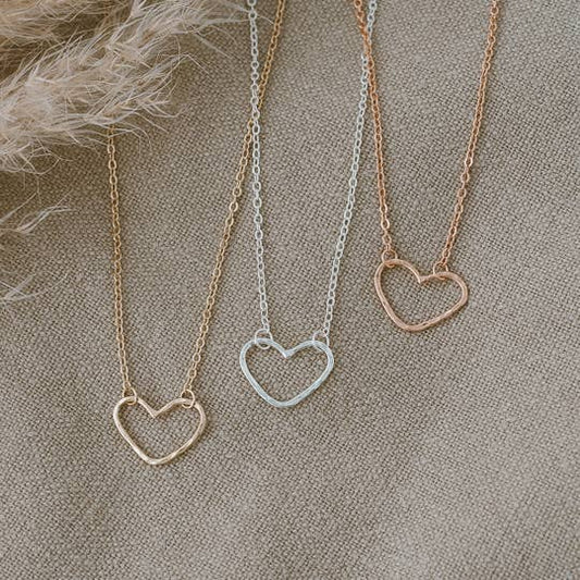 AMORE NECKLACE