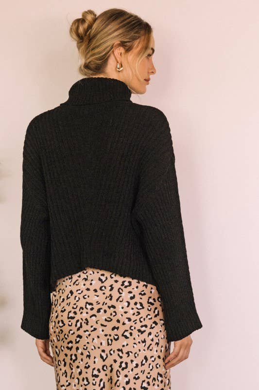 RIBBED TURTLENECK SWEATER