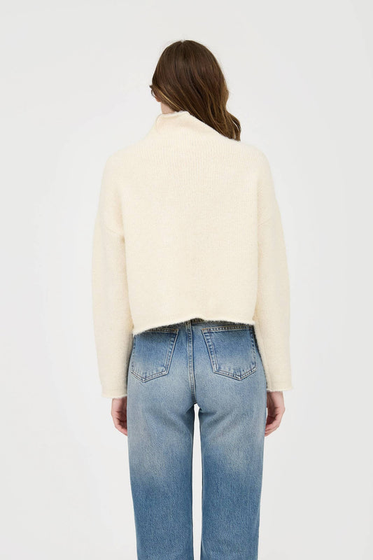 TURTLENECK KNIT SWEATER