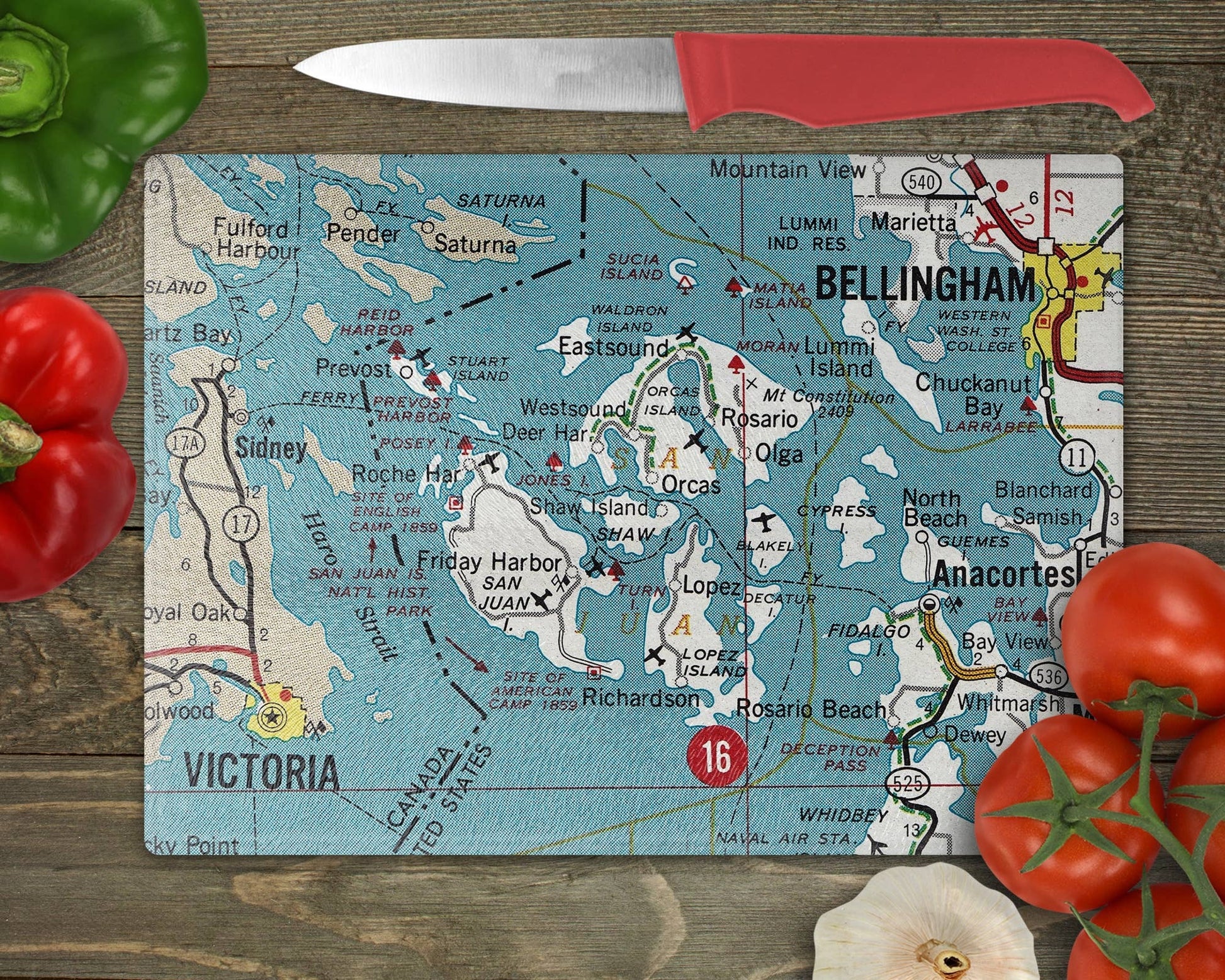 MEDINA GLASS CUTTING BOARD