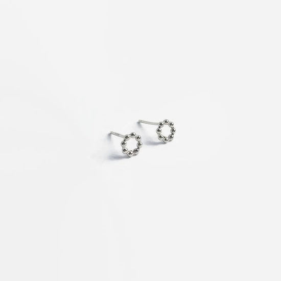 SILVER TINY RIBBED OPEN CIRCLE