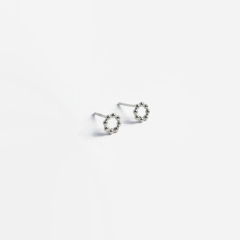 SILVER TINY RIBBED OPEN CIRCLE