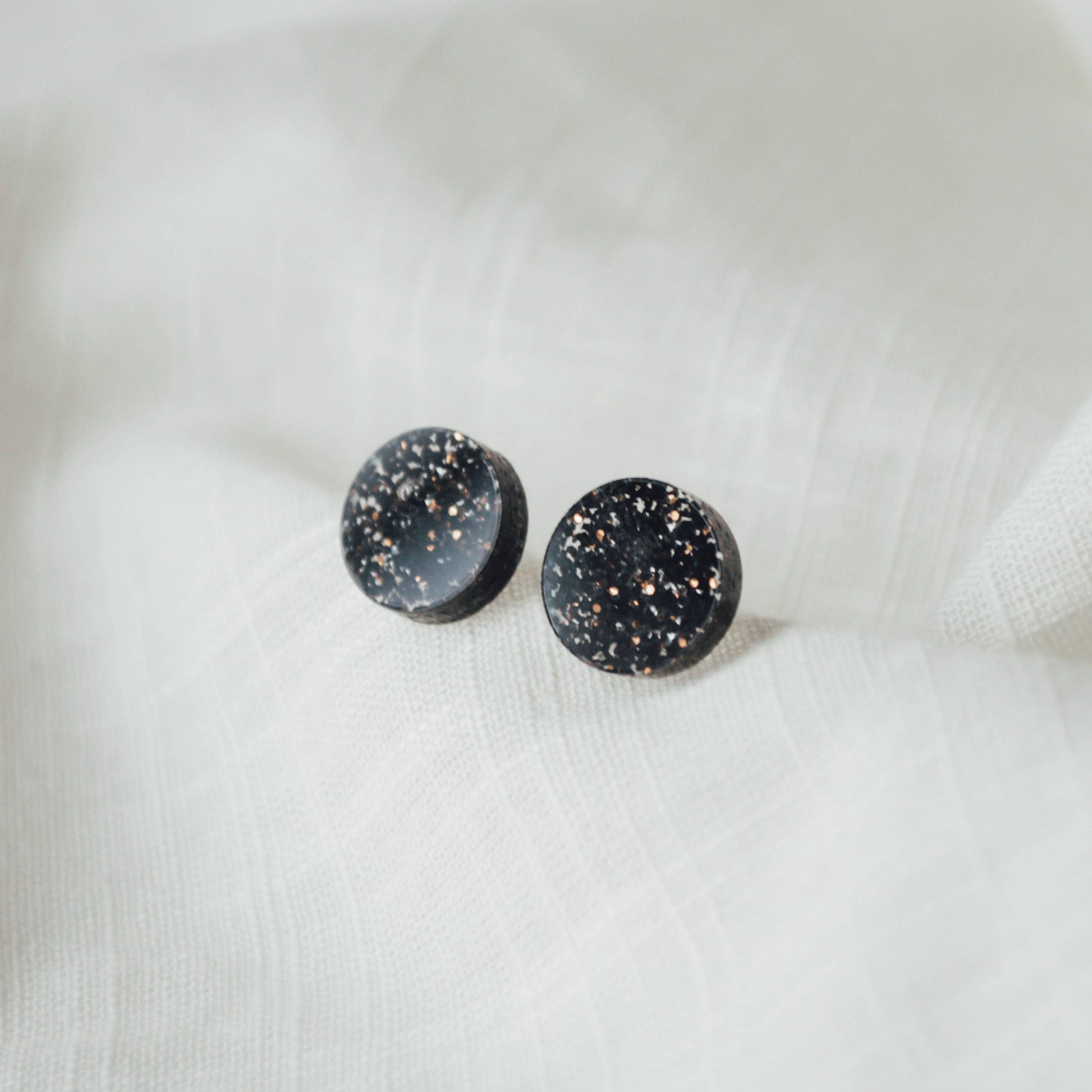 GOLD DUST STUD