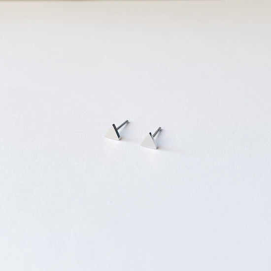 SILVER TINY TRIANGLES